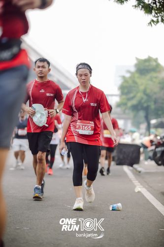 Race photo from ONE RUN 10 K