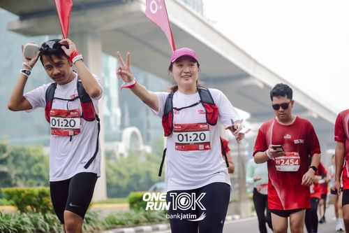 Race photo from ONE RUN 10 K
