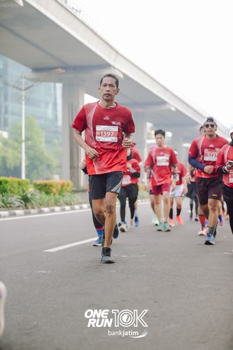 Race photo from ONE RUN 10 K