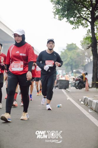 Race photo from ONE RUN 10 K