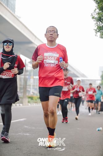 Race photo from ONE RUN 10 K