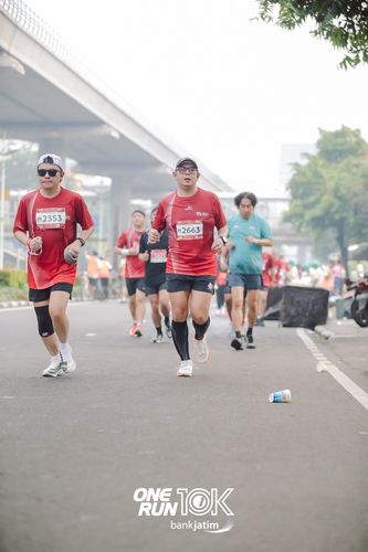 Race photo from ONE RUN 10 K