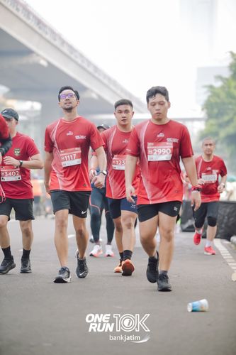 Race photo from ONE RUN 10 K