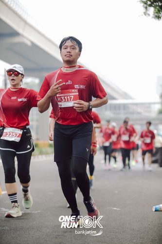 Race photo from ONE RUN 10 K