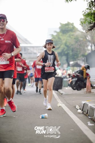 Race photo from ONE RUN 10 K