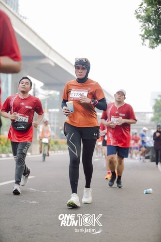 Race photo from ONE RUN 10 K