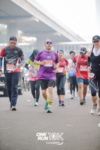 Race photo from ONE RUN 10 K