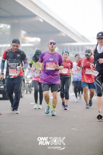 Race photo from ONE RUN 10 K