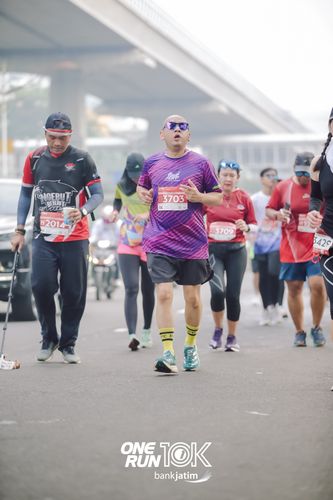 Race photo from ONE RUN 10 K