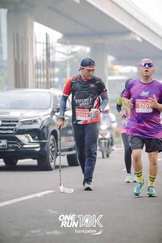 Race photo from ONE RUN 10 K