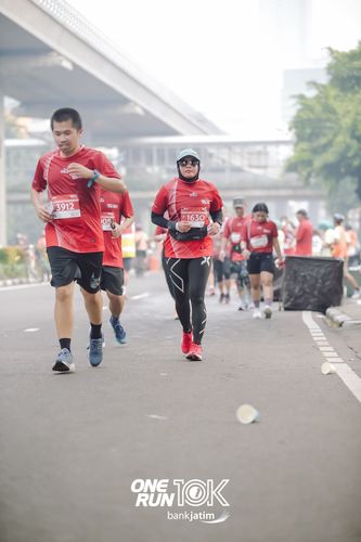 Race photo from ONE RUN 10 K