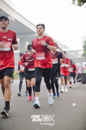 Race photo from ONE RUN 10 K