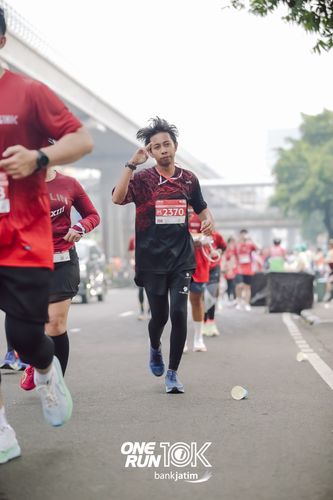 Race photo from ONE RUN 10 K