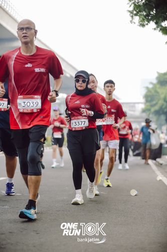 Race photo from ONE RUN 10 K
