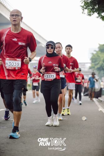 Race photo from ONE RUN 10 K