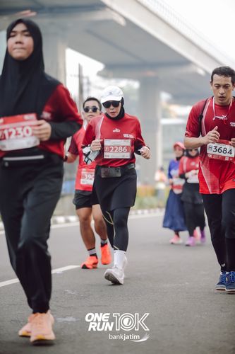 Race photo from ONE RUN 10 K