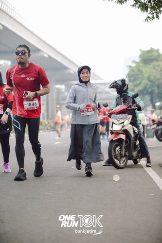 Race photo from ONE RUN 10 K