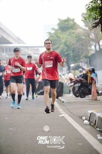 Race photo from ONE RUN 10 K