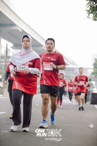 Race photo from ONE RUN 10 K