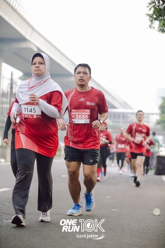 Race photo from ONE RUN 10 K