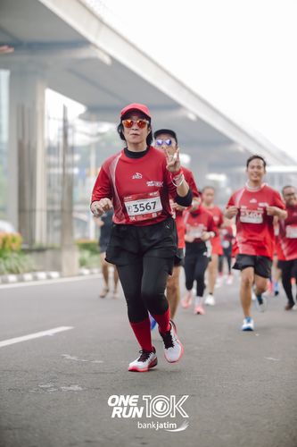 Race photo from ONE RUN 10 K