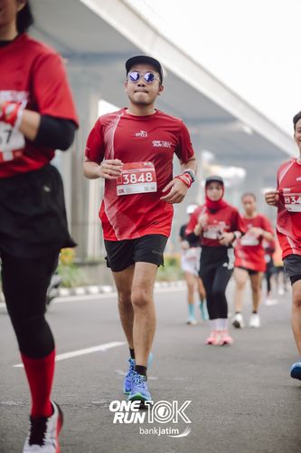 Race photo from ONE RUN 10 K