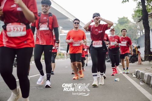 Race photo from ONE RUN 10 K