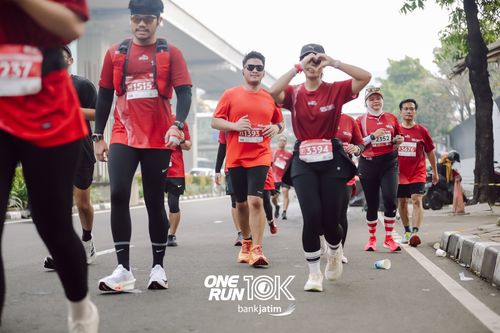 Race photo from ONE RUN 10 K