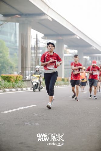 Race photo from ONE RUN 10 K