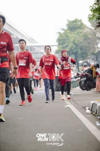 Race photo from ONE RUN 10 K