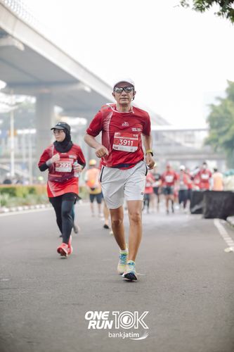 Race photo from ONE RUN 10 K