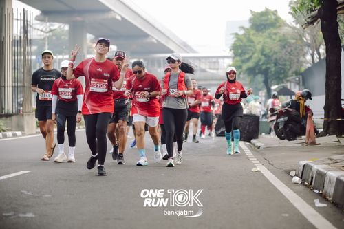 Race photo from ONE RUN 10 K