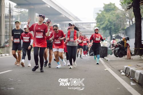 Race photo from ONE RUN 10 K
