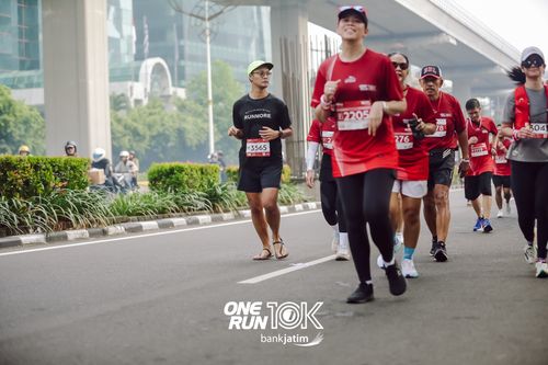 Race photo from ONE RUN 10 K