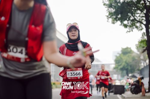 Race photo from ONE RUN 10 K