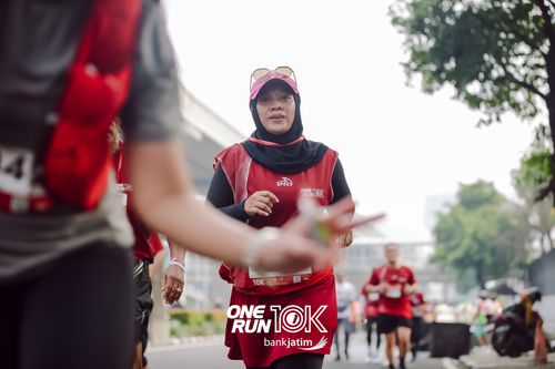 Race photo from ONE RUN 10 K