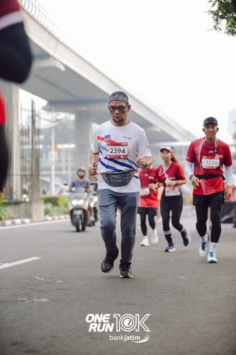 Race photo from ONE RUN 10 K