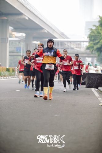 Race photo from ONE RUN 10 K