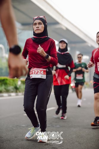 Race photo from ONE RUN 10 K