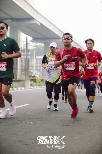 Race photo from ONE RUN 10 K