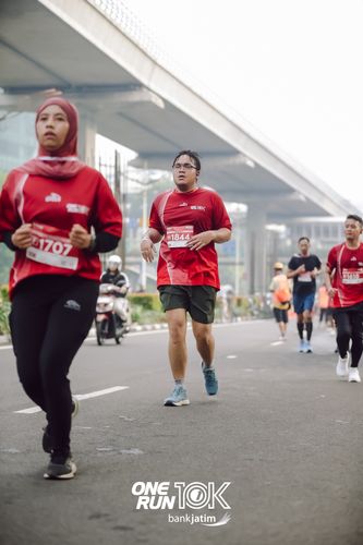 Race photo from ONE RUN 10 K