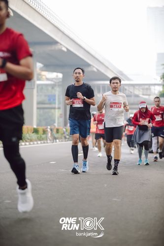 Race photo from ONE RUN 10 K