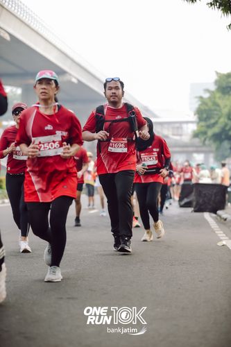 Race photo from ONE RUN 10 K