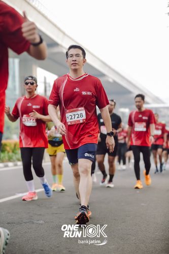 Race photo from ONE RUN 10 K