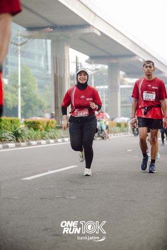 Race photo from ONE RUN 10 K