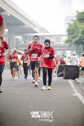 Race photo from ONE RUN 10 K