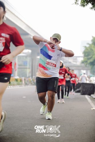 Race photo from ONE RUN 10 K