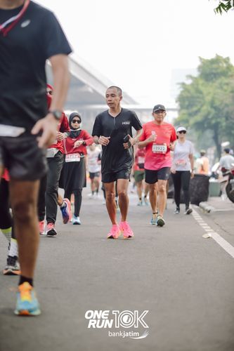 Race photo from ONE RUN 10 K
