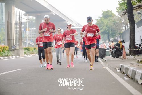 Race photo from ONE RUN 10 K
