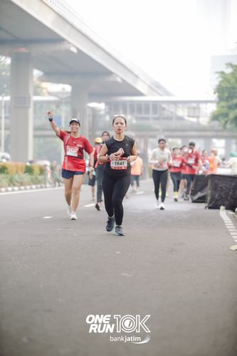 Race photo from ONE RUN 10 K